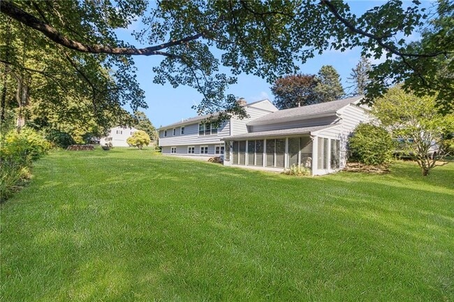 Building Photo - 27 Westwood Dr