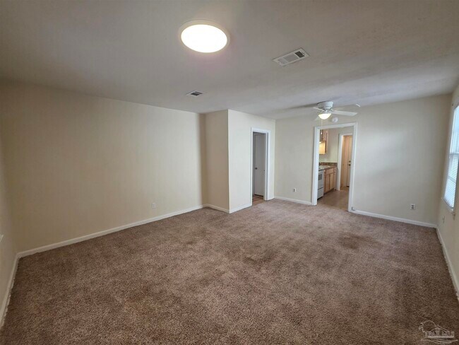 Building Photo - 35 Kennington Dr