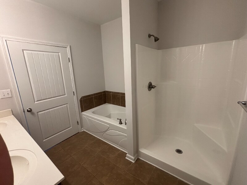 Building Photo - 411 Prom Dr SW