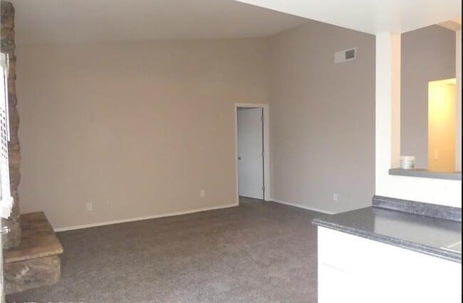 Building Photo - 1654 Justin Cir