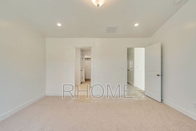 Building Photo - 16106 S Bodmin Way