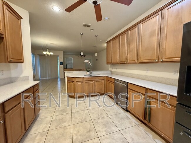 Building Photo - 449 Glastonbury Dr