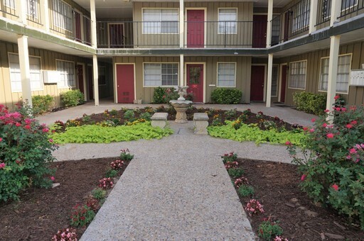 Primary Photo - 700 NW 17th St