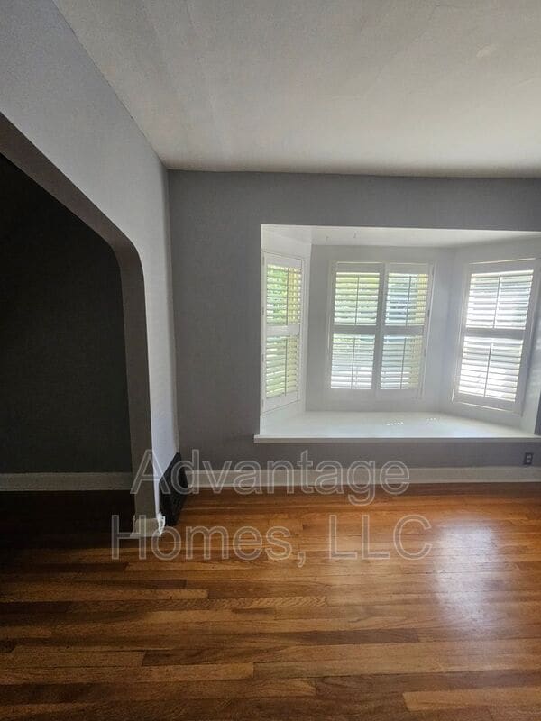 Building Photo - 4544 Terrace St