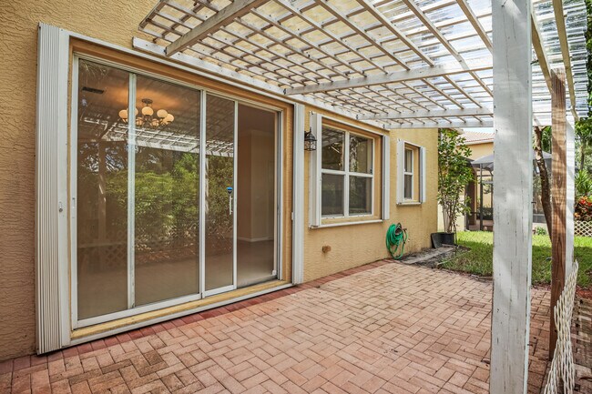 Building Photo - 10208 White Water Lily Way