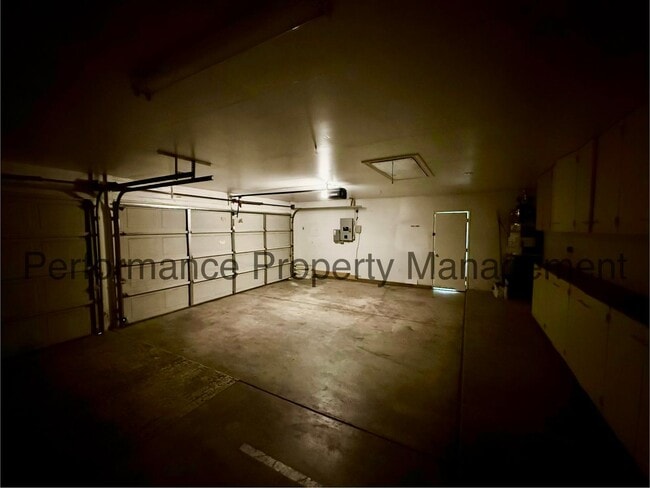 Building Photo - Stunning 4 Bed/2 Bath Riverlakes Home w/ Solar & $0 Deposit Option