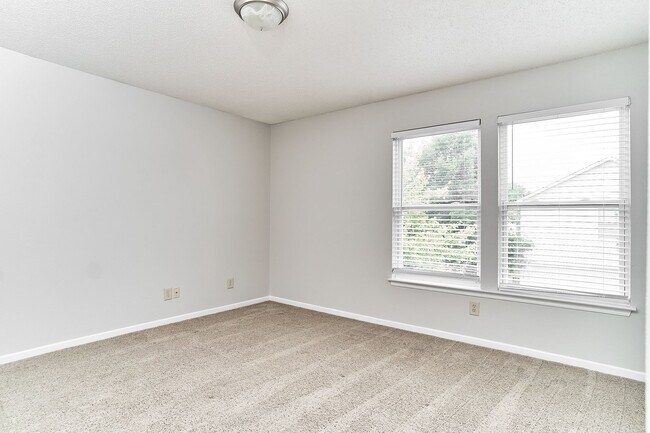 Building Photo - 3 BD + Loft in HSE Schools!