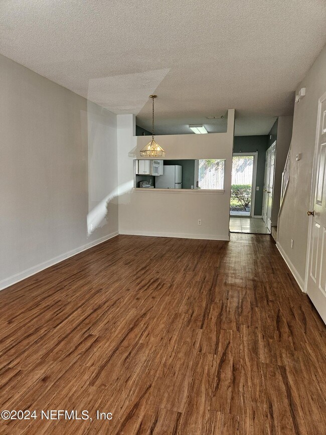 Building Photo - 12311 Kensington Lakes Dr