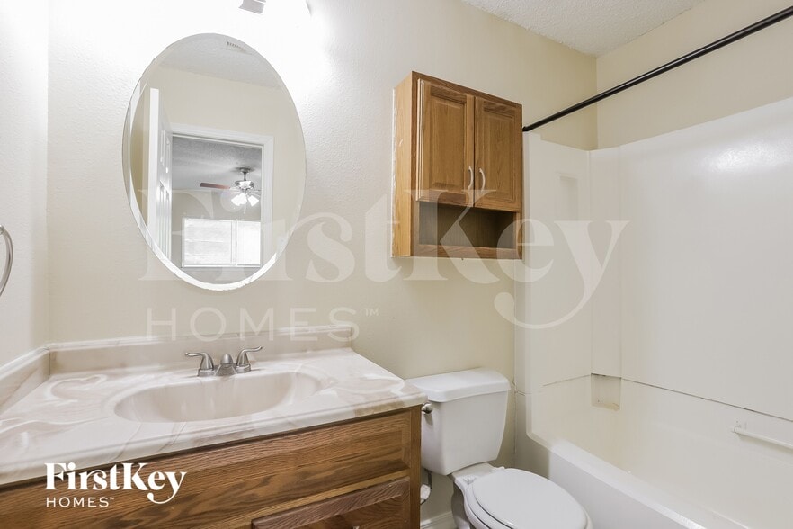 Building Photo - 20142 Misty Pines Dr