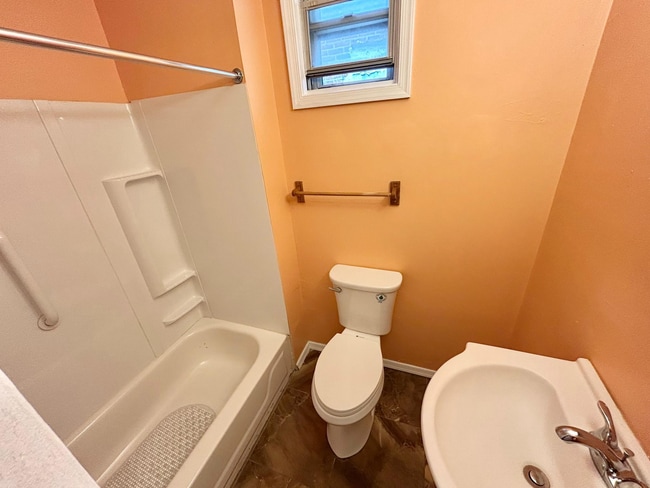 Building Photo - 2605-7 Cecil B. Moore Ave