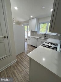 Building Photo - 2421 Evans Dr