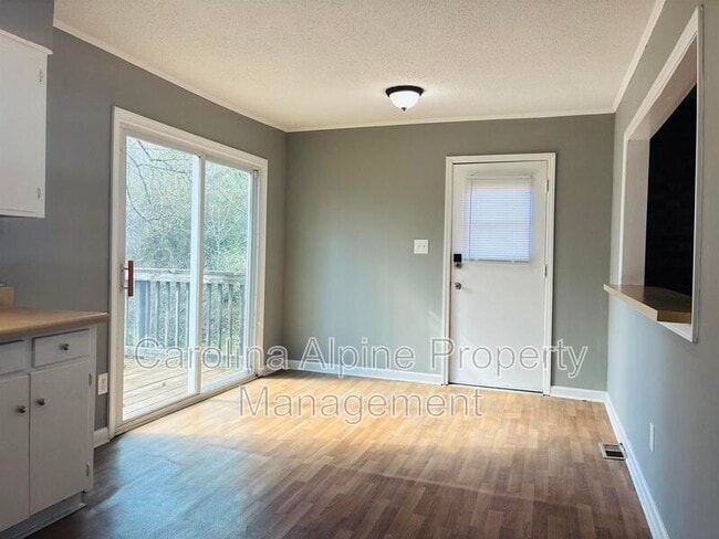 Building Photo - 3729 Somerset Dr