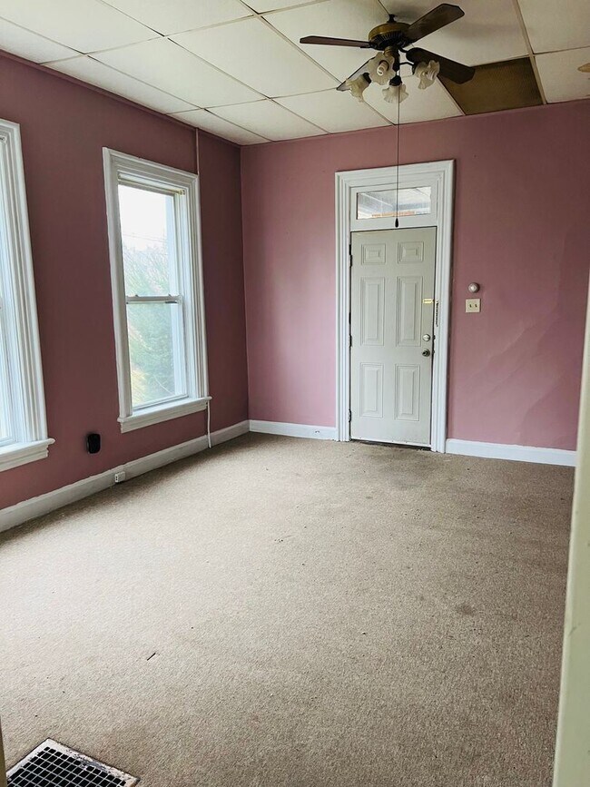 2 br, 1 bath House 24 Pierce Ave Apartme... 24 Pierce Ave