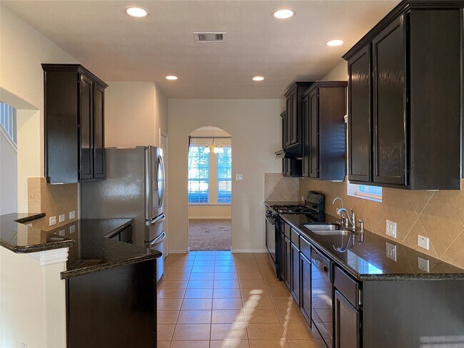 Building Photo - 24615 Forest Canopy Dr