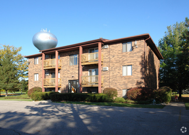 Primary Photo - Fox Hollow Apartments