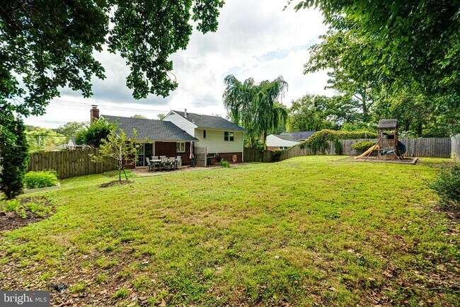 Building Photo - 7606 Jervis St