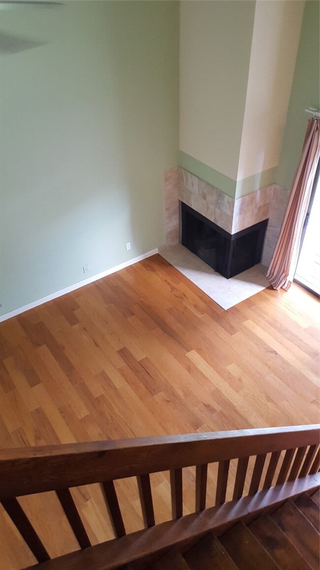 Building Photo - 8483 Sands Point Dr