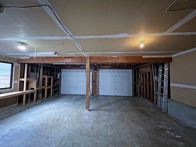 Building Photo - Gorgeous 3 Bedroom 2 Bath Home in Desirable Fairwood, Renton