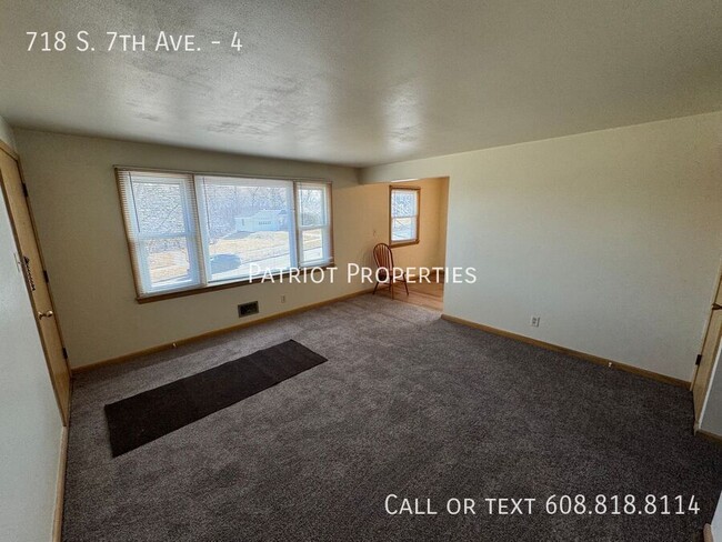 Building Photo - 718 S 7th Ave