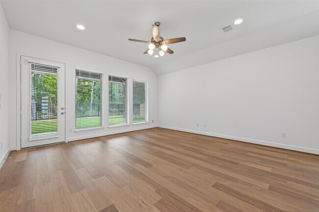 Building Photo - 122 Sierra Strm Ln