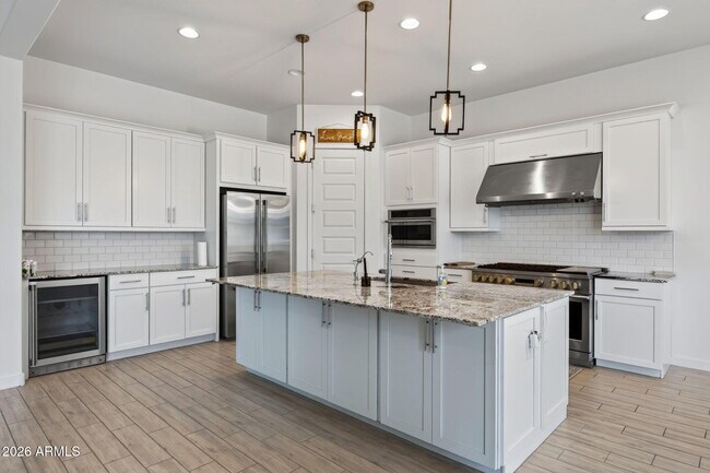 Building Photo - 203 E Birchwood Pl
