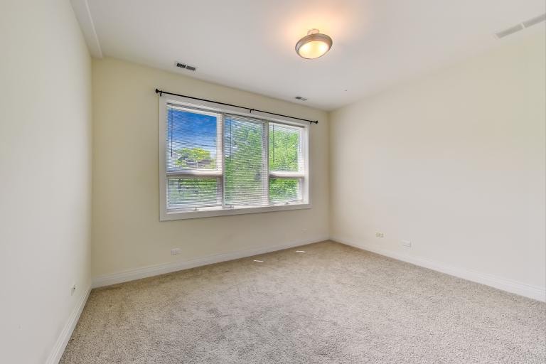 Building Photo - 5771 N Ridge Ave