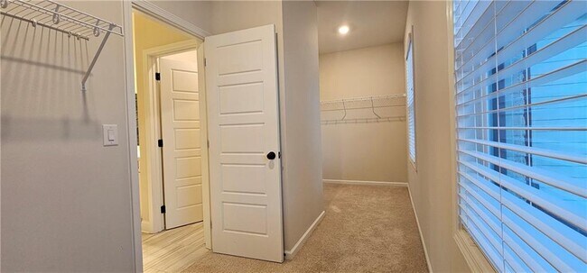 Building Photo - 1630 Branthaven Ln