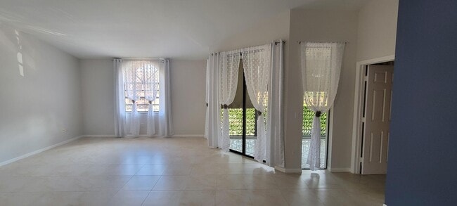 Building Photo - 5299 Europa Dr