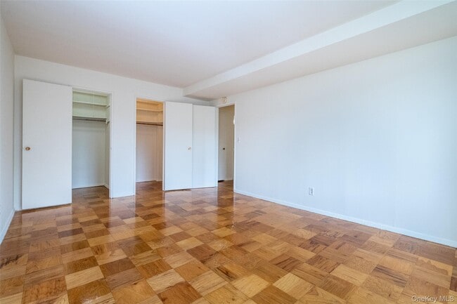 Building Photo - 125 Lake St