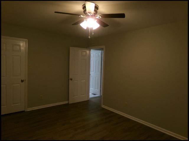 Building Photo - 1813 Sanford Dr