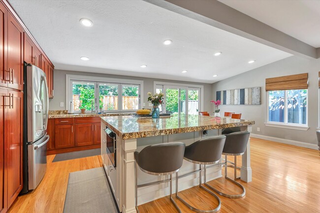 Building Photo - Gorgeous Vibrant Home In Santa Clara