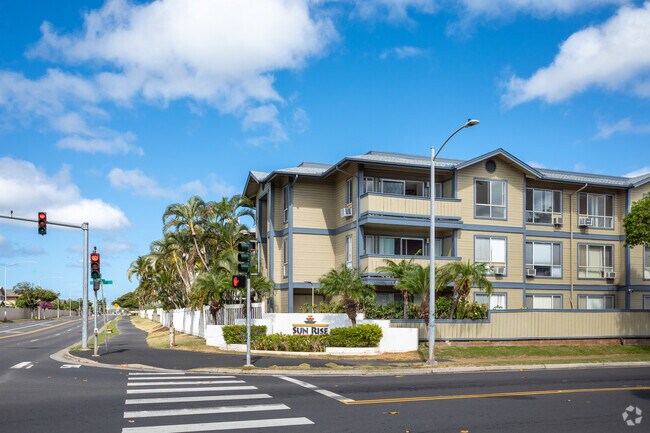 Primary Photo - Sun Rise Townhomes