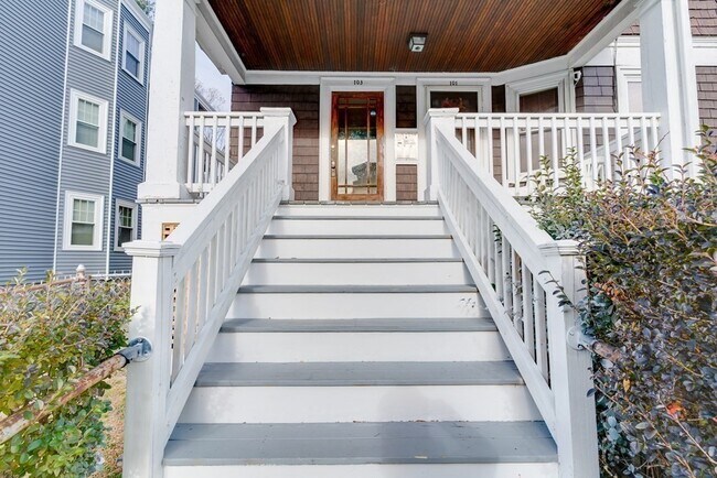 Building Photo - 103 Fuller St