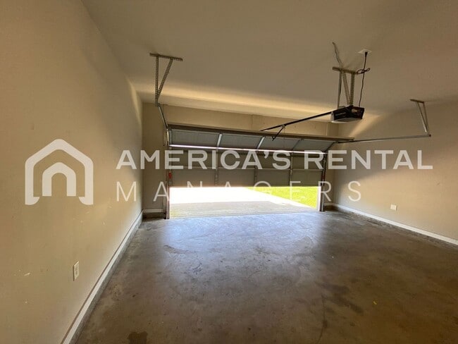 Building Photo - 204 Cotton Bayou Dr