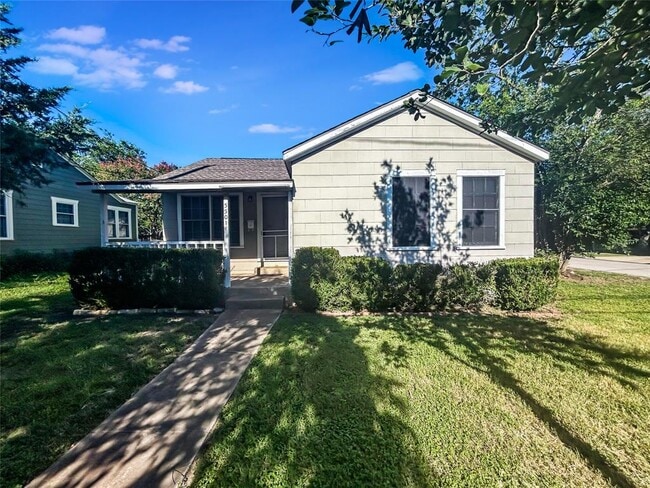 Building Photo - 5501 Montview St
