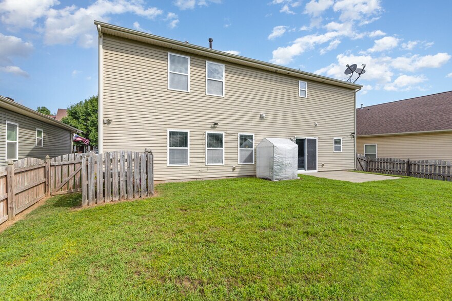 Building Photo - 1505 Yellow Daisy Dr