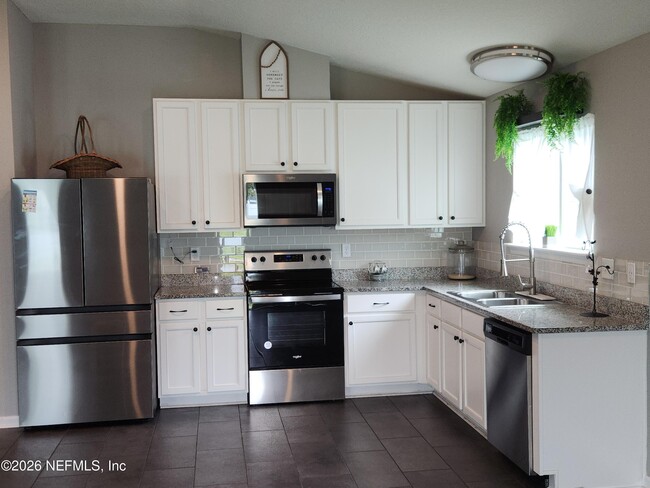 Building Photo - 11486 Tiburon Dr