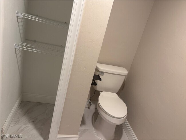 Building Photo - 5245 Cedarbend Dr