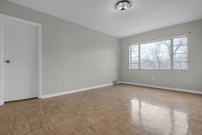 Building Photo - 2737-2737 Charing Rd