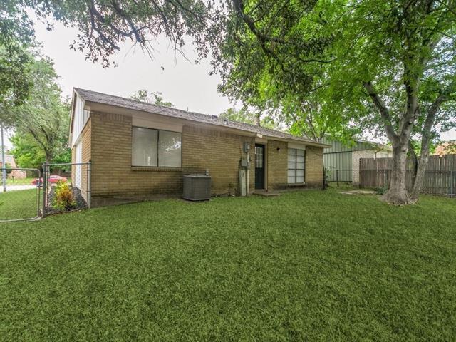Building Photo - 905 Hawthorne Dr