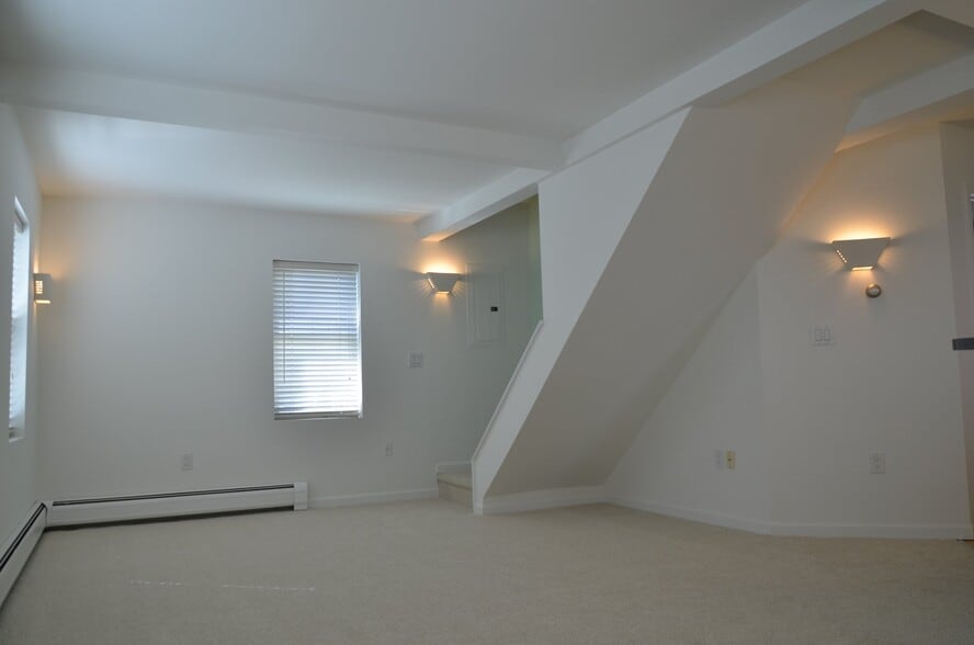 Building Photo - 18 Berrian Pl
