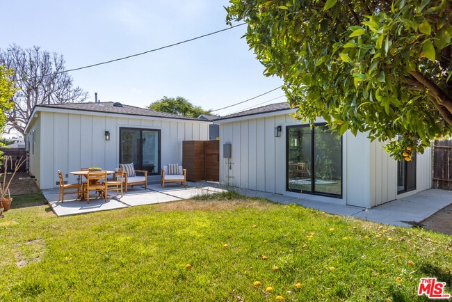 Building Photo - 3840 Lyceum Ave