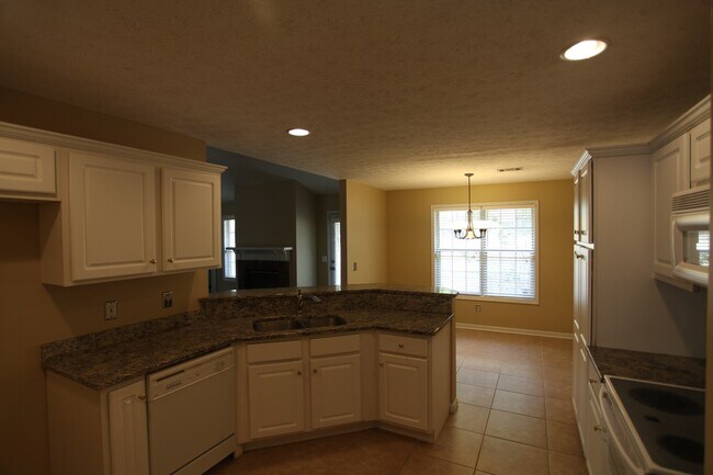 Building Photo - Beautiful 4-Bedroom, 3-Bath Home with Gara...