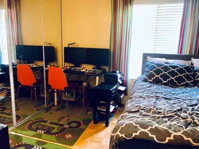 Building Photo - University City (UTC) 2BR/1BA CONDO @ GENE...