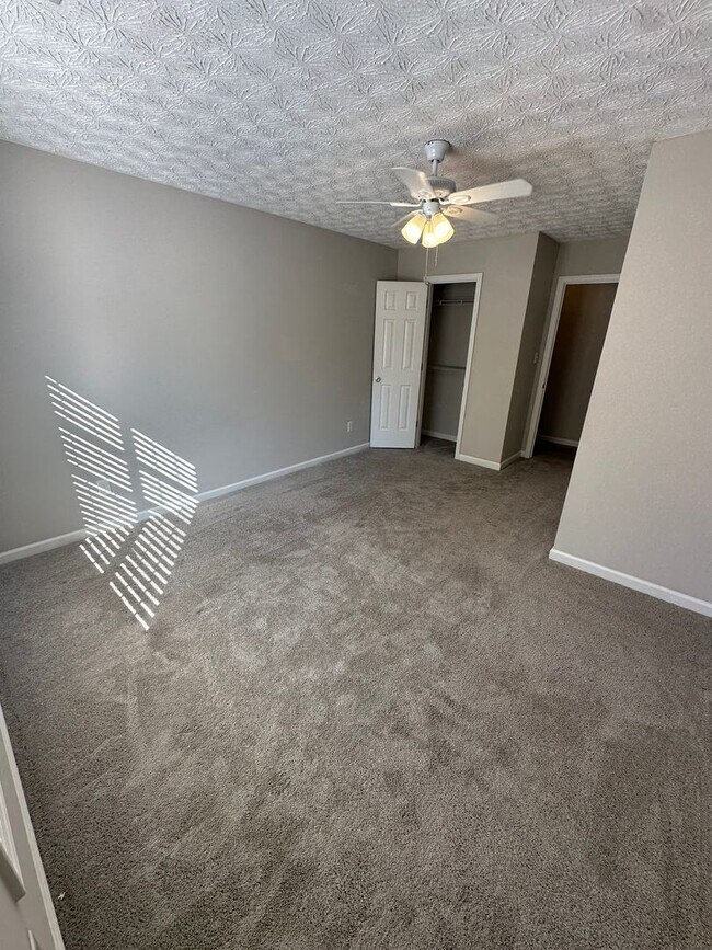 Building Photo - Beautiful Kennesaw Home For Rent!