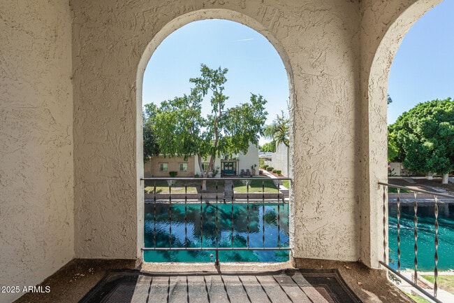 Building Photo - 7714 E Wilshire Dr