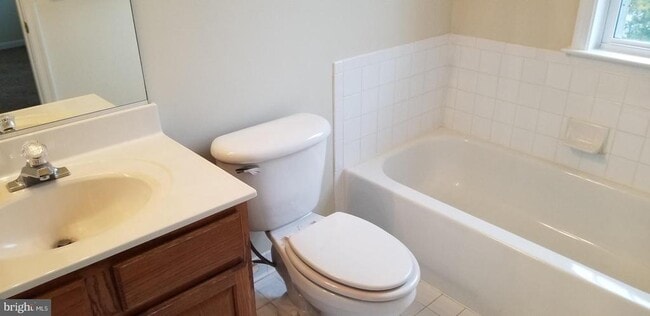 Building Photo - 5503 Sacramento Mews Pl