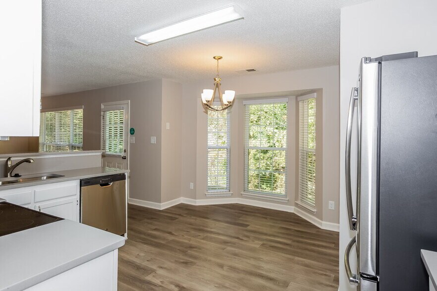 Building Photo - 5511 Chasewind Dr