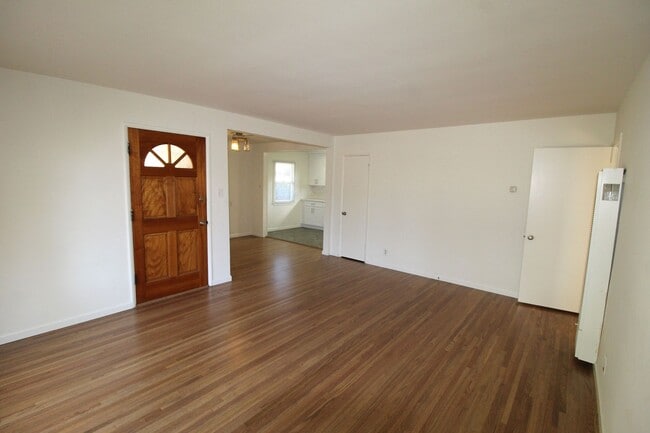 Building Photo - 86-90joanne