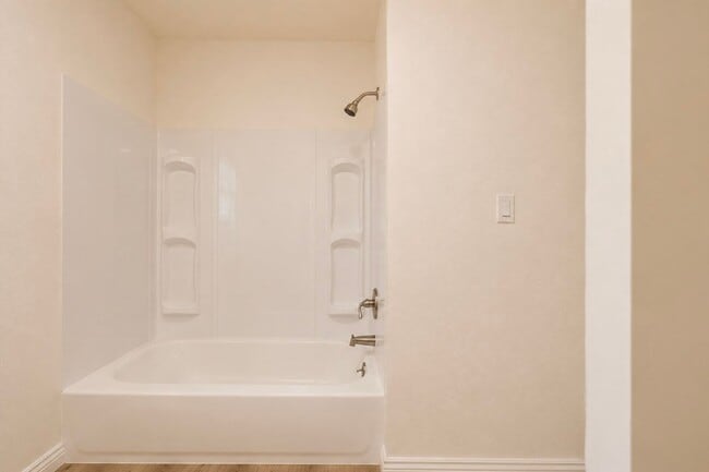Building Photo - 4723 Arlington Ave
